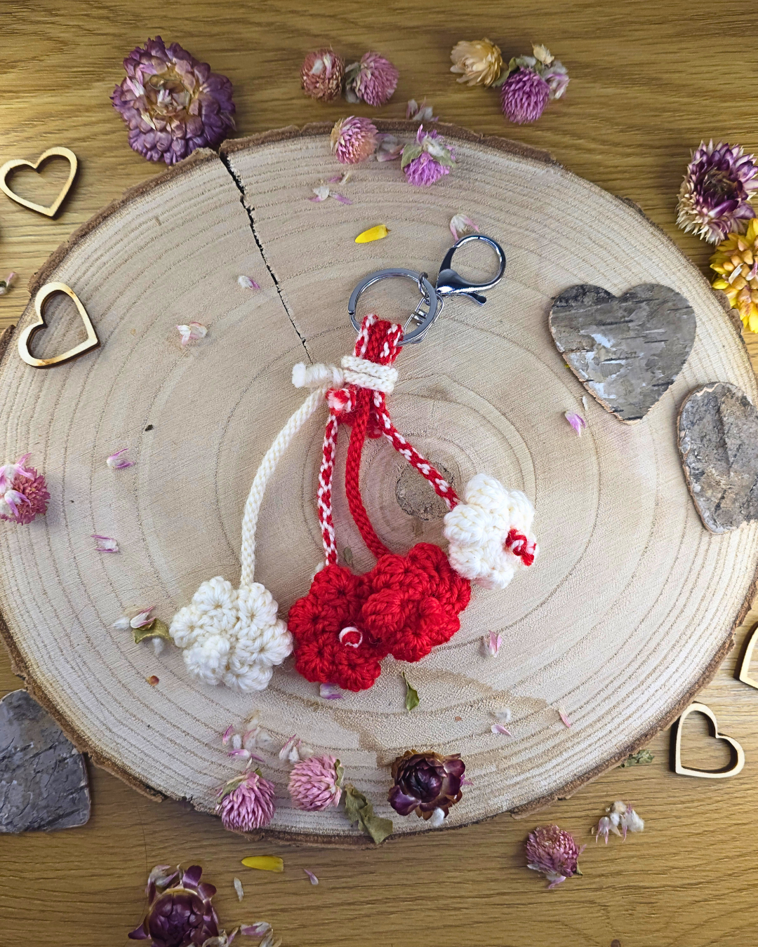 Мартеница-ключодържател цветя