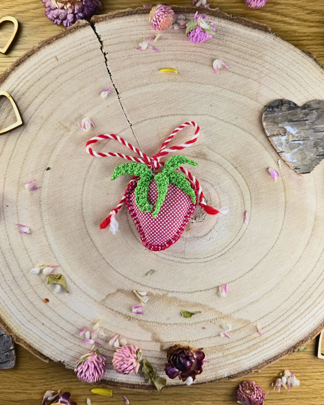 Мартеница- Ягодка