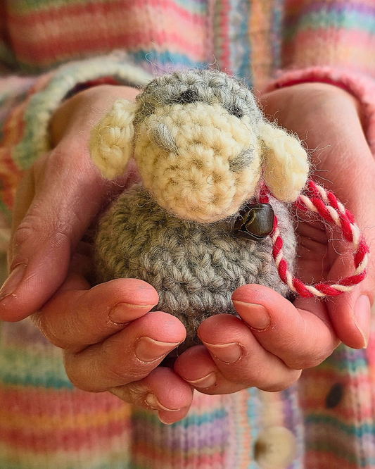 Мартеница-ключодържател Овчица