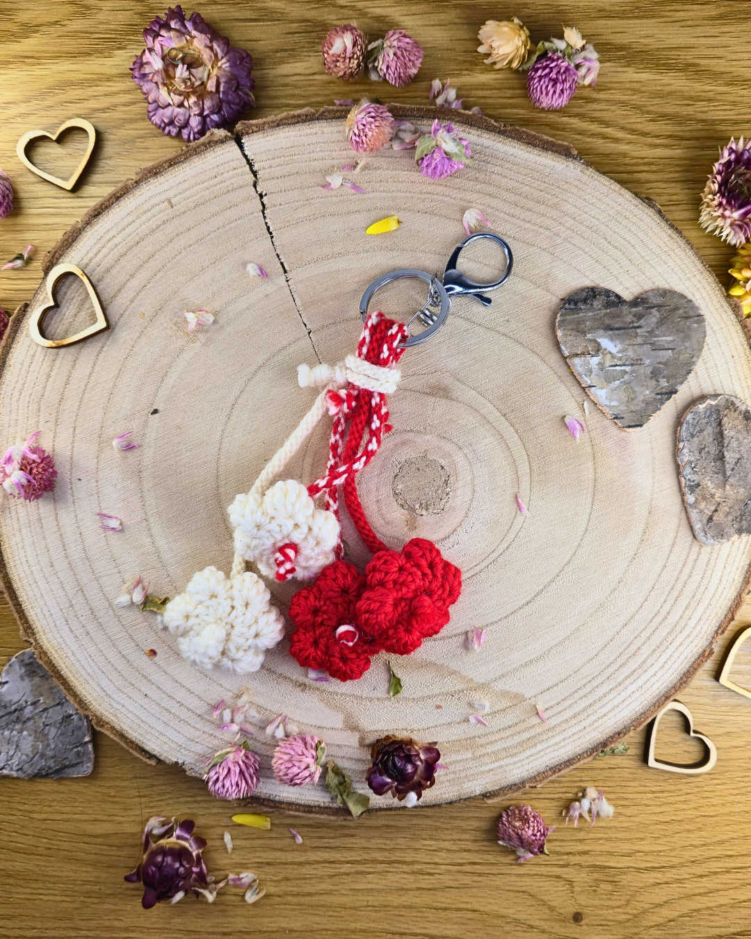 Мартеница-ключодържател цветя