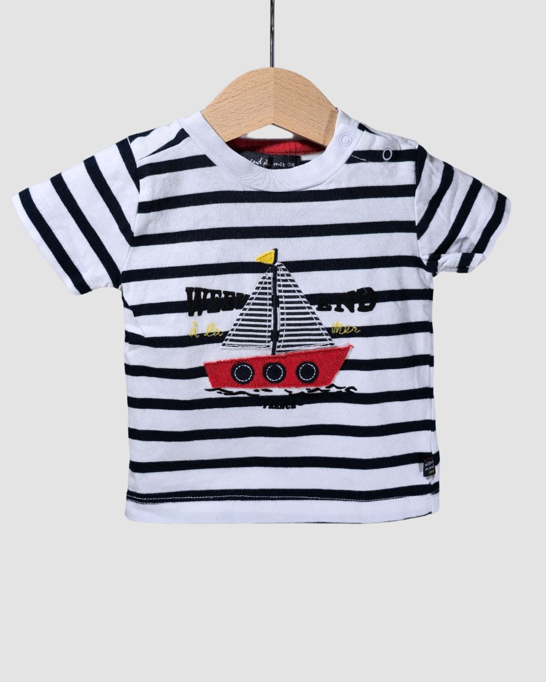 Тениска на райе с корабче