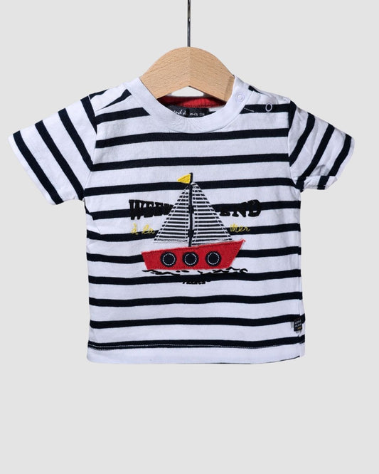 Тениска на райе с корабче